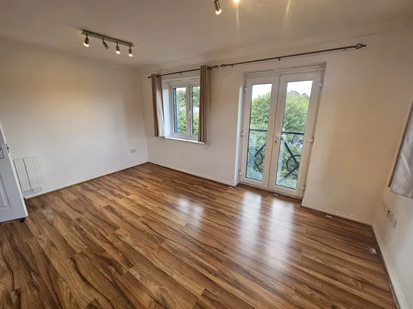Flat Wharfdale Square in Maidstone
