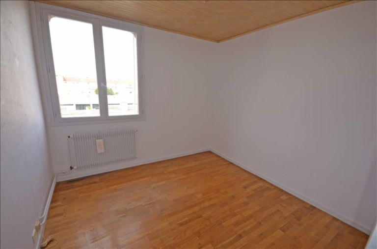 Flat Rue Yvonne in Villeurbanne