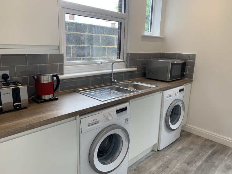 Room Langdale Avenue in Greater London