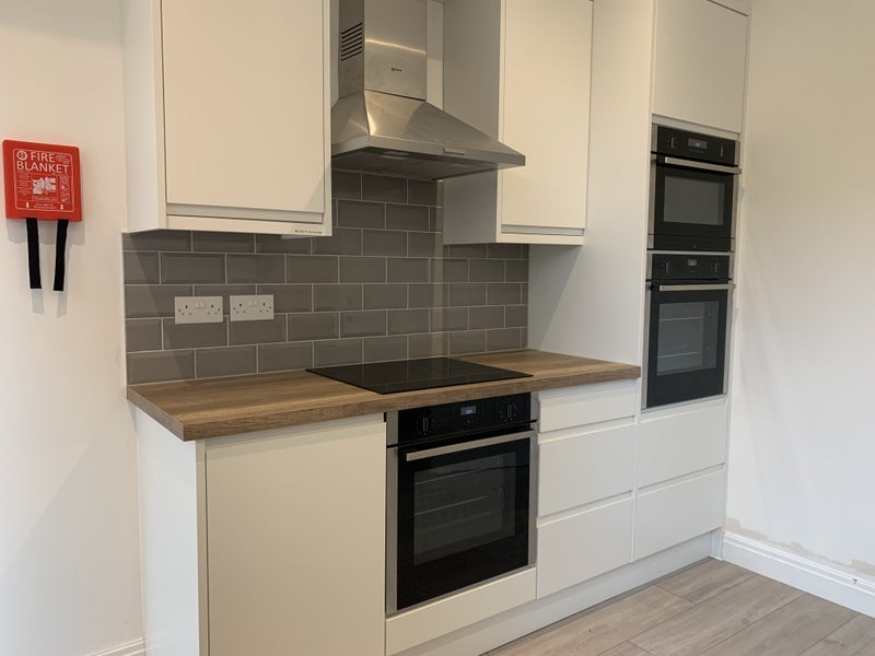 Room Langdale Avenue in Greater London