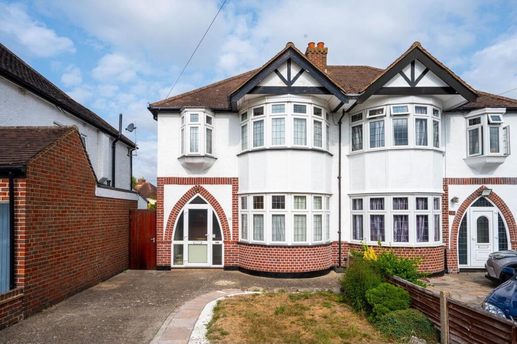 House Waverley Road in Epsom and Ewell
