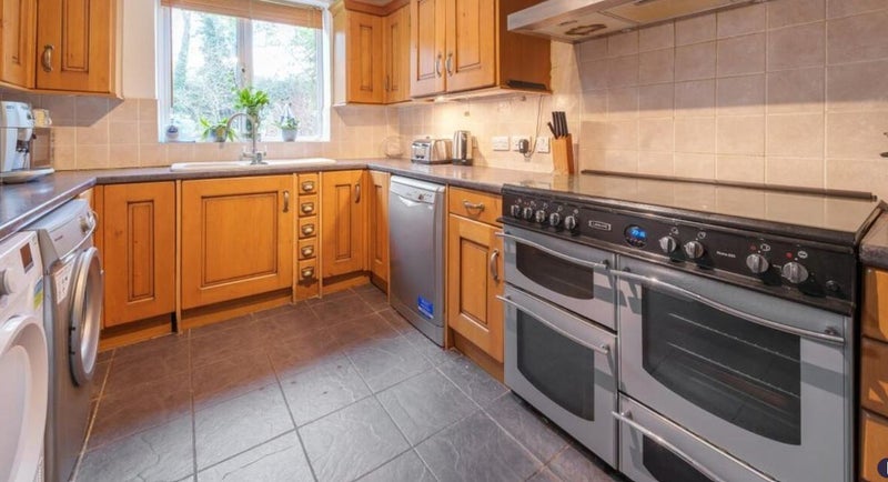 Room Grenfell Road in Maidenhead