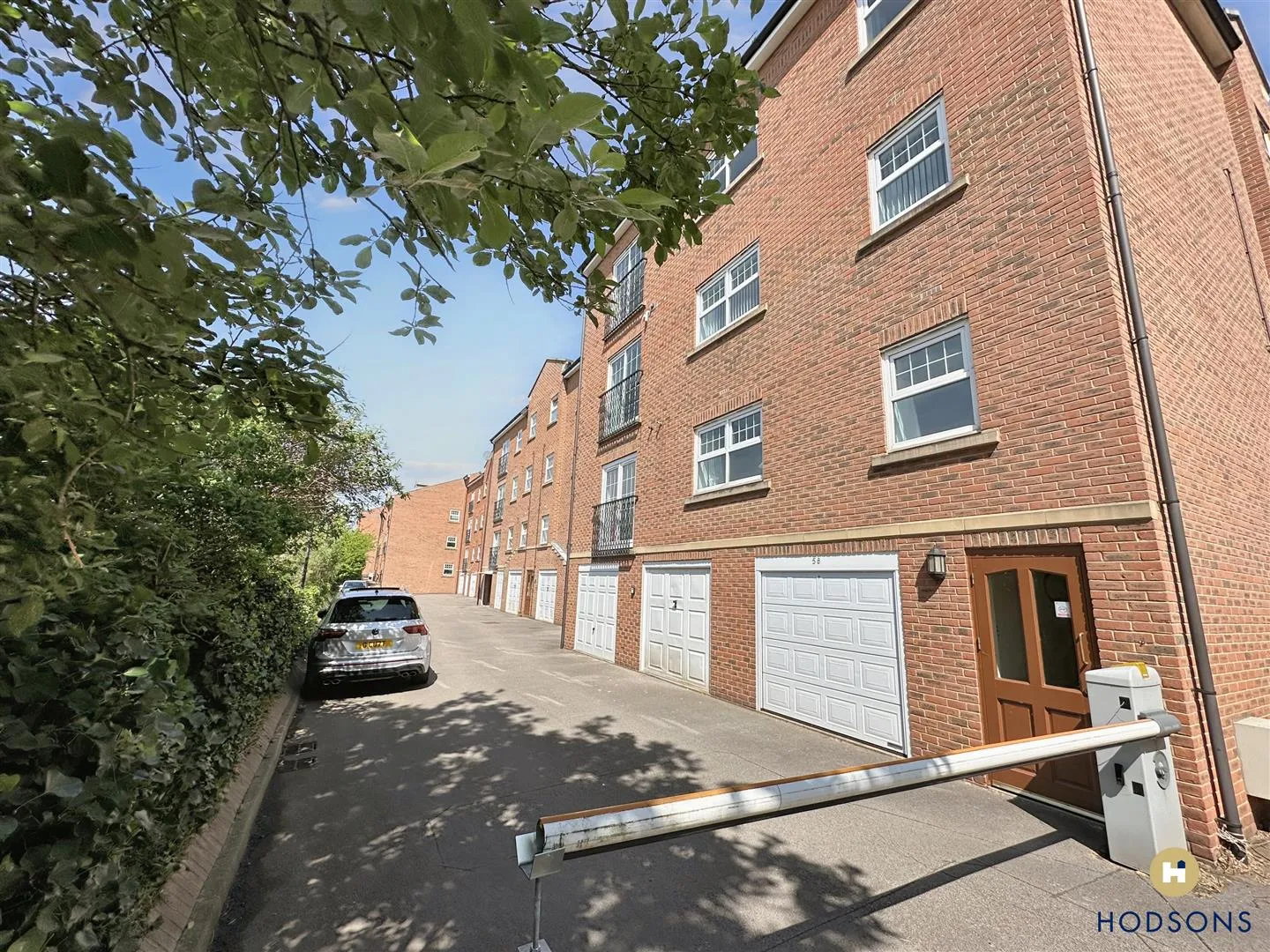 Flat Carnforth Avenue in Wakefield