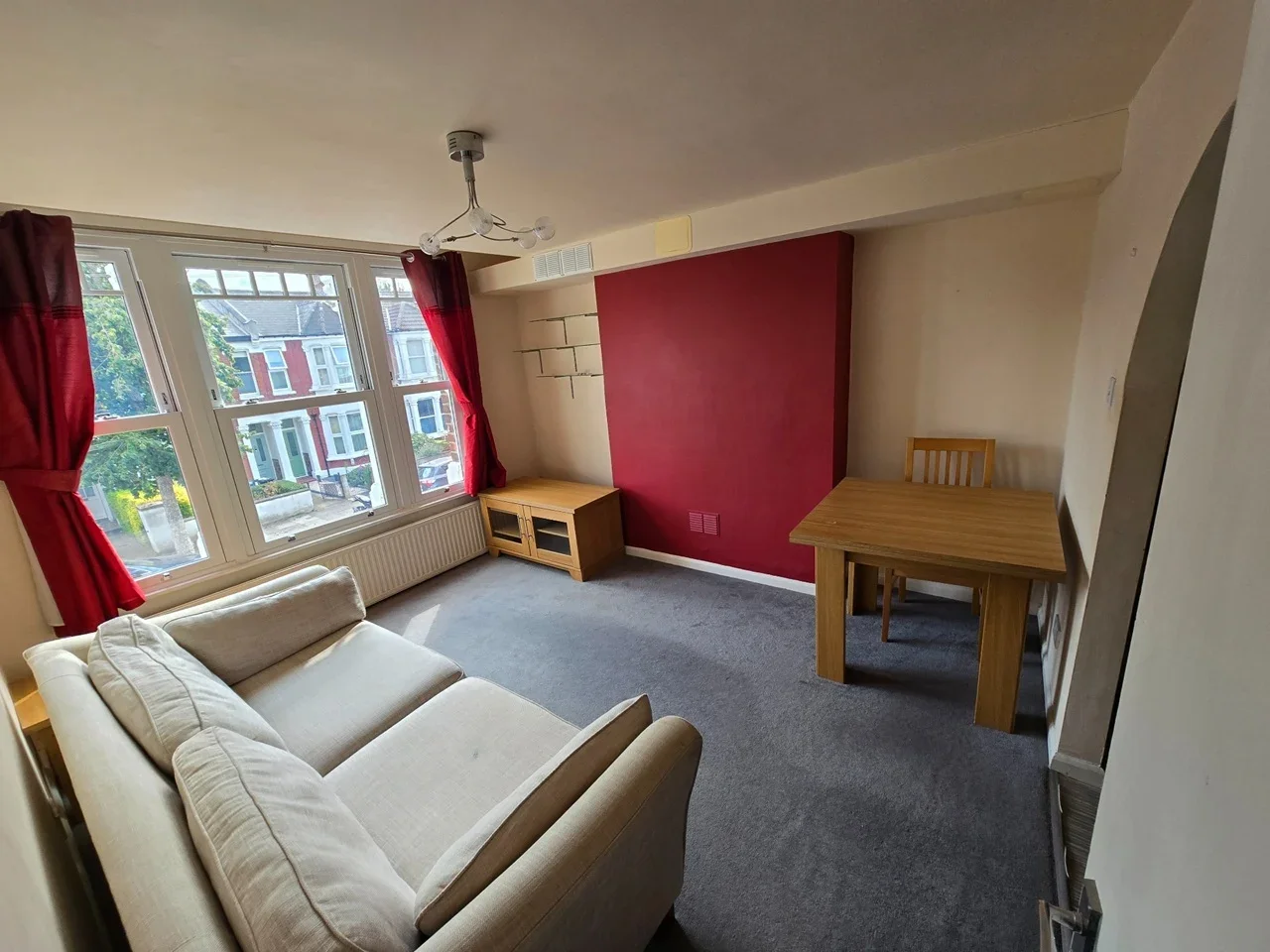 Flat Wishaw Walk in Greater London