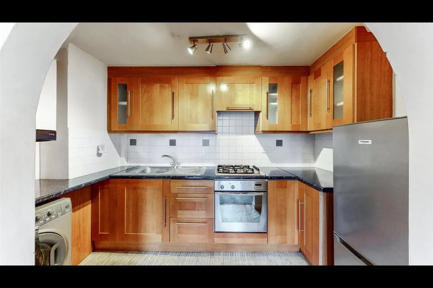 Flat Wishaw Walk in Greater London