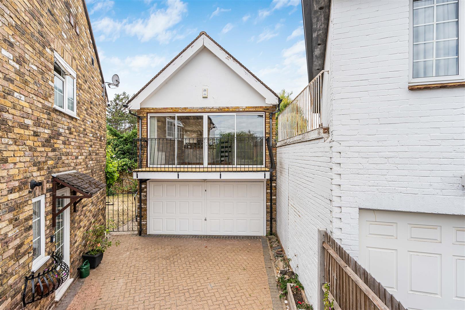 Flat Linkside in Greater London