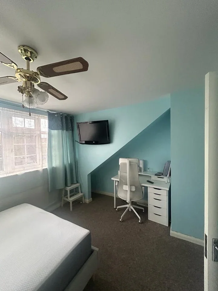 Room Atkinson Road in Greater London