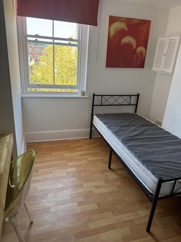 Room Holbein Mews in Greater London