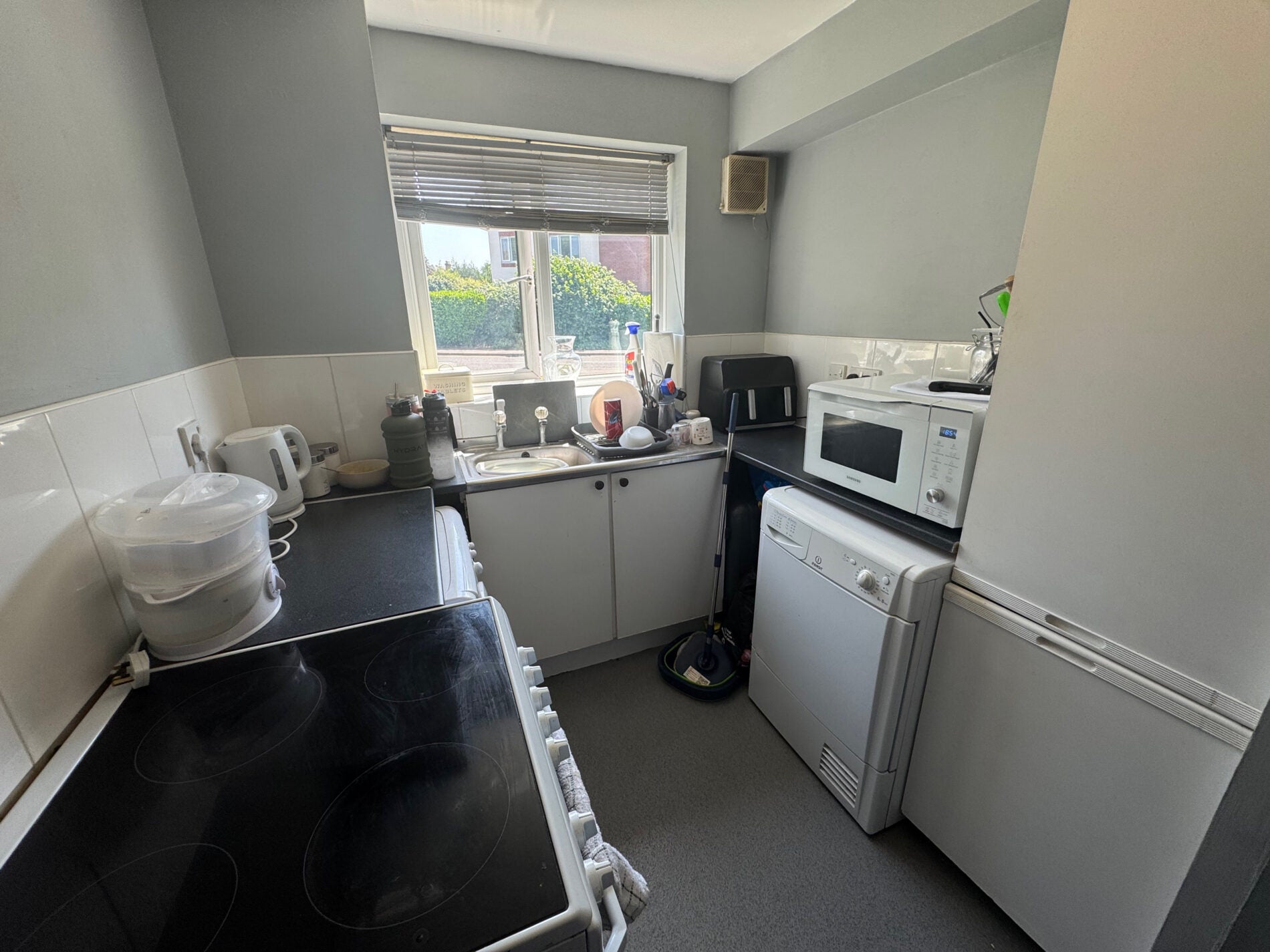 Flat Latimer Drive in Greater London
