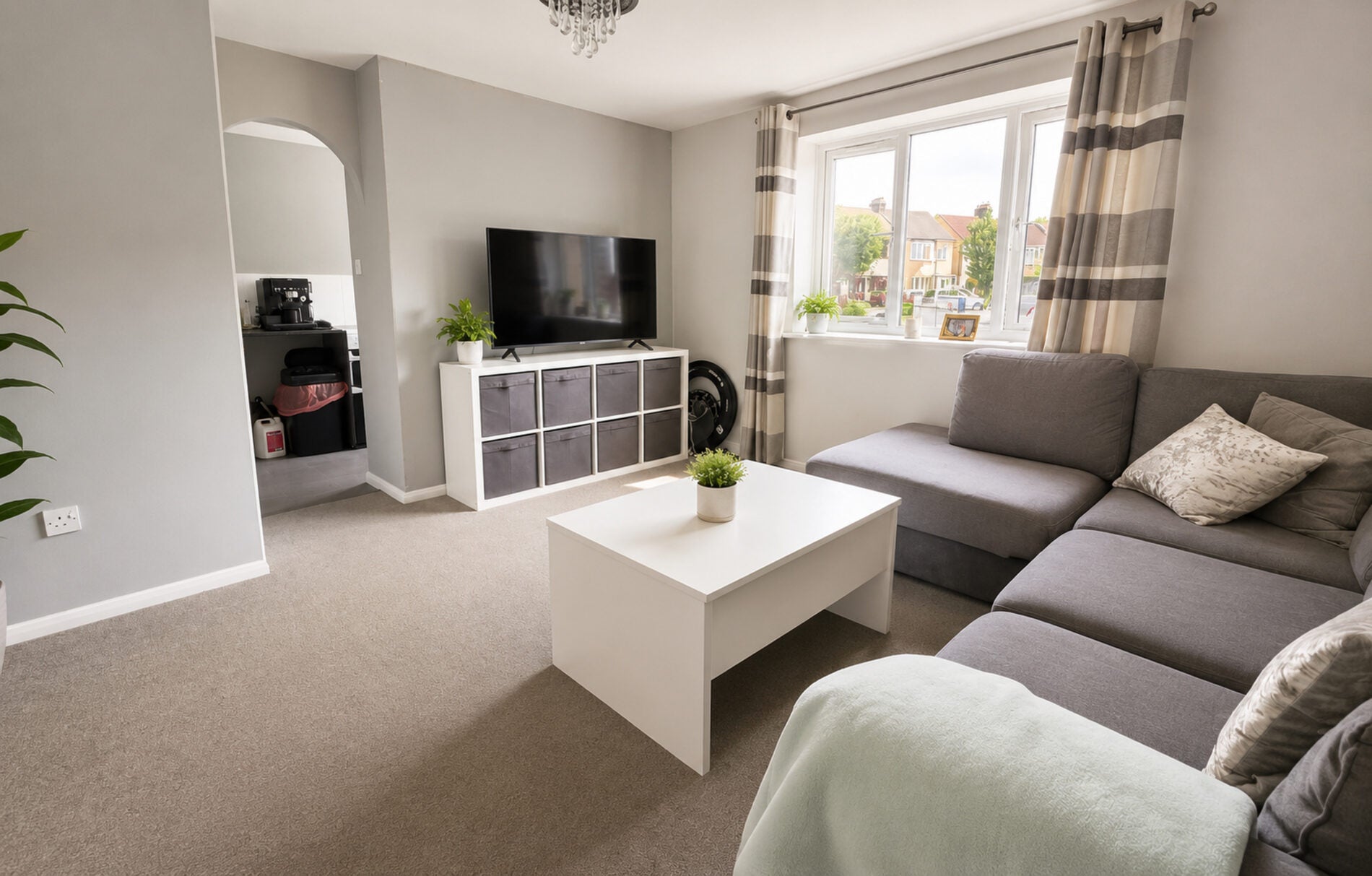 Flat Latimer Drive in Greater London