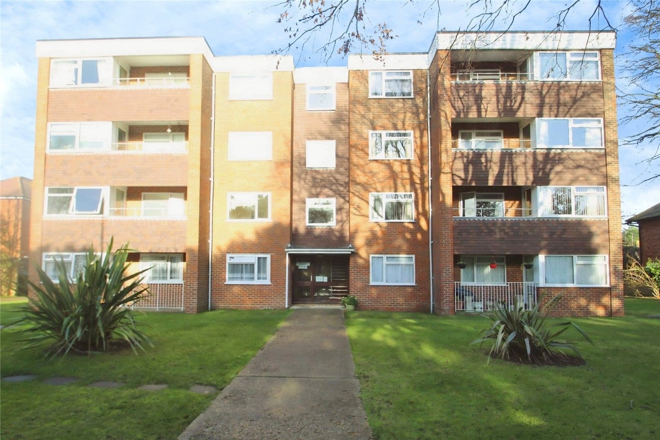 Flat Lansdowne Road in Worthing