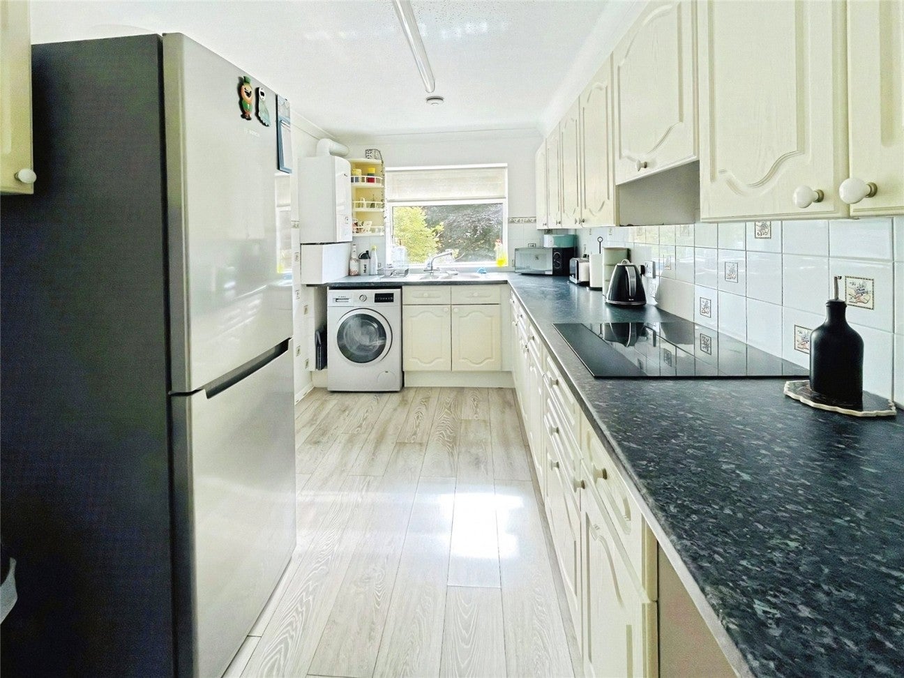 Flat Lansdowne Road in Worthing