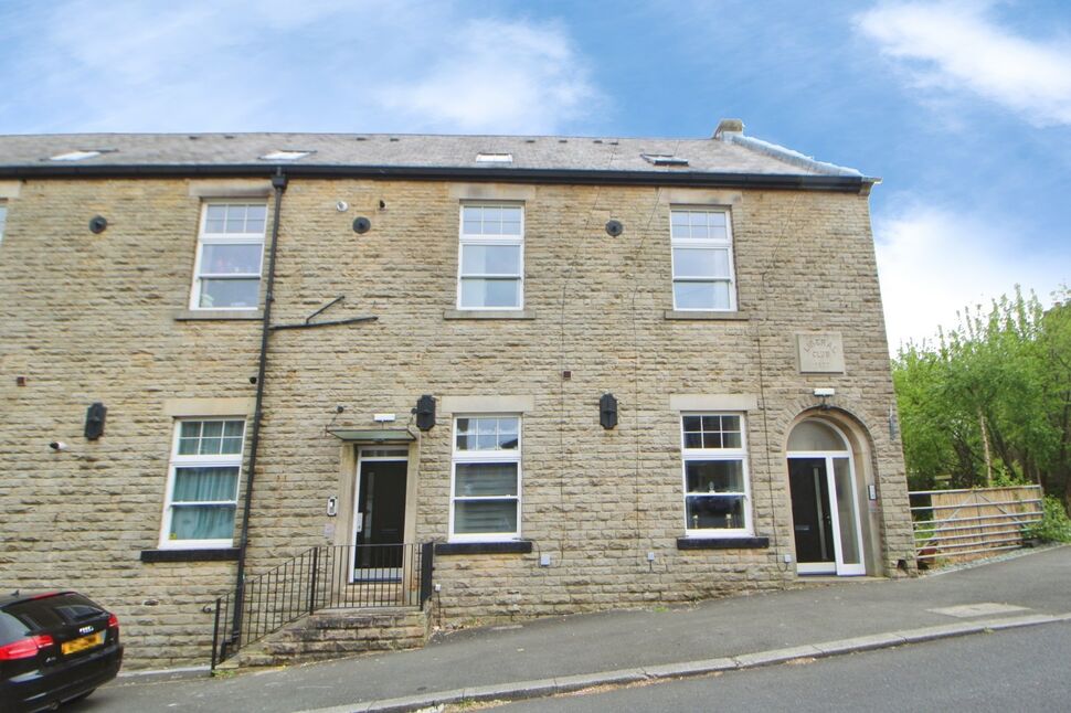 Flat Bankfield Court in Liverpool