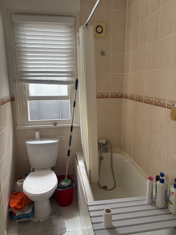 Room Sydenham Road in Greater London