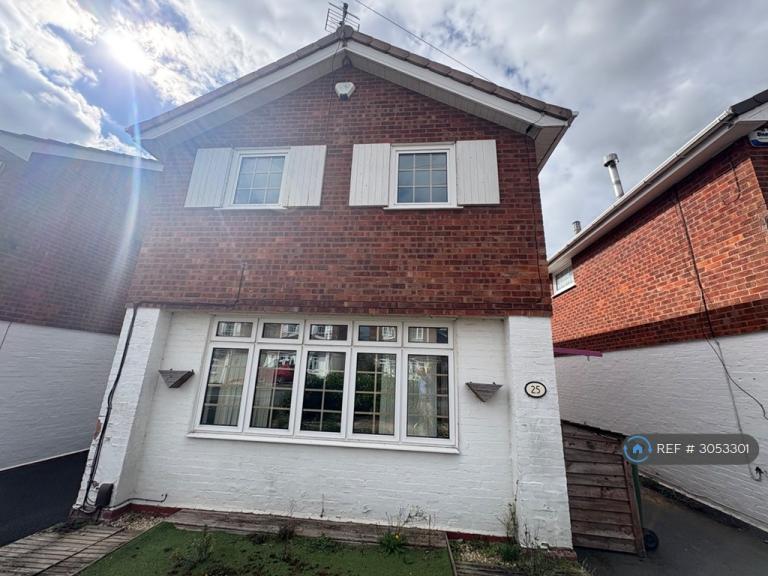 House Elmdale Drive in Wyre Forest