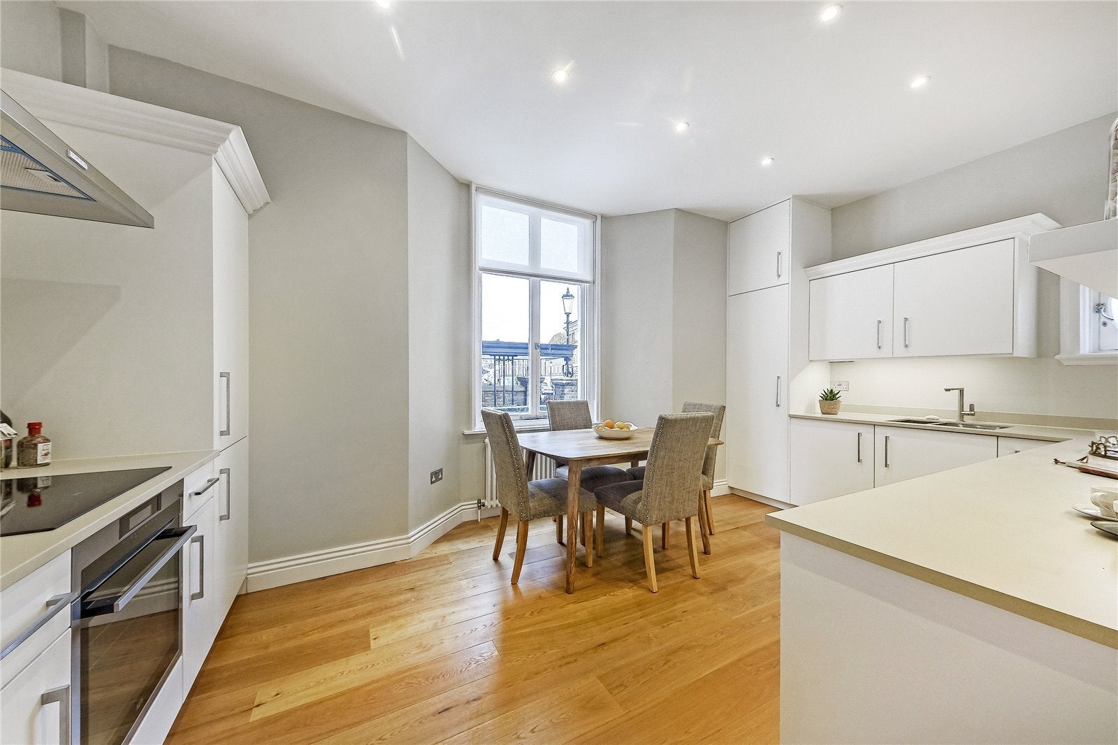 Flat Lennox Gardens in Greater London