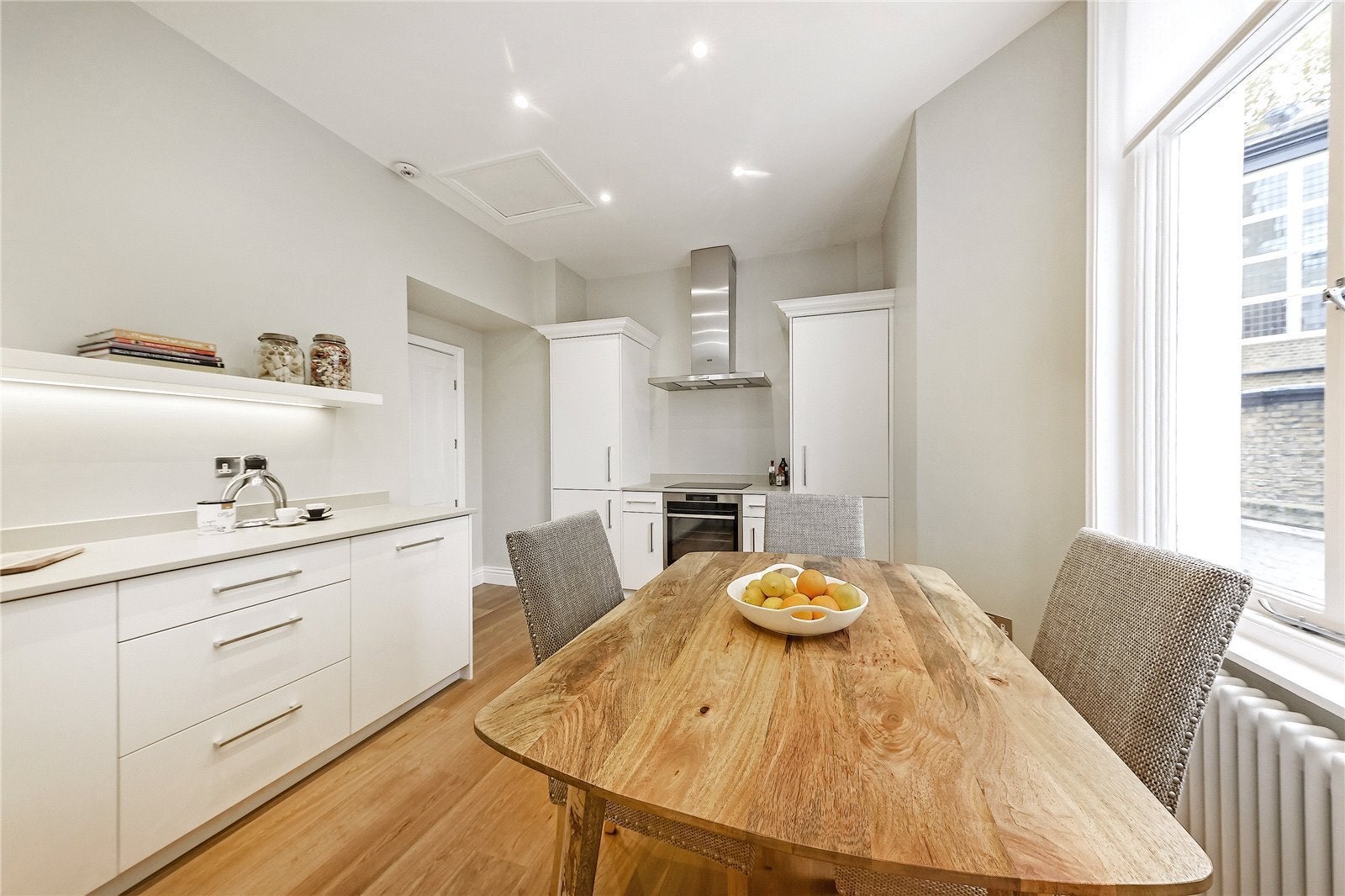 Flat Lennox Gardens in Greater London