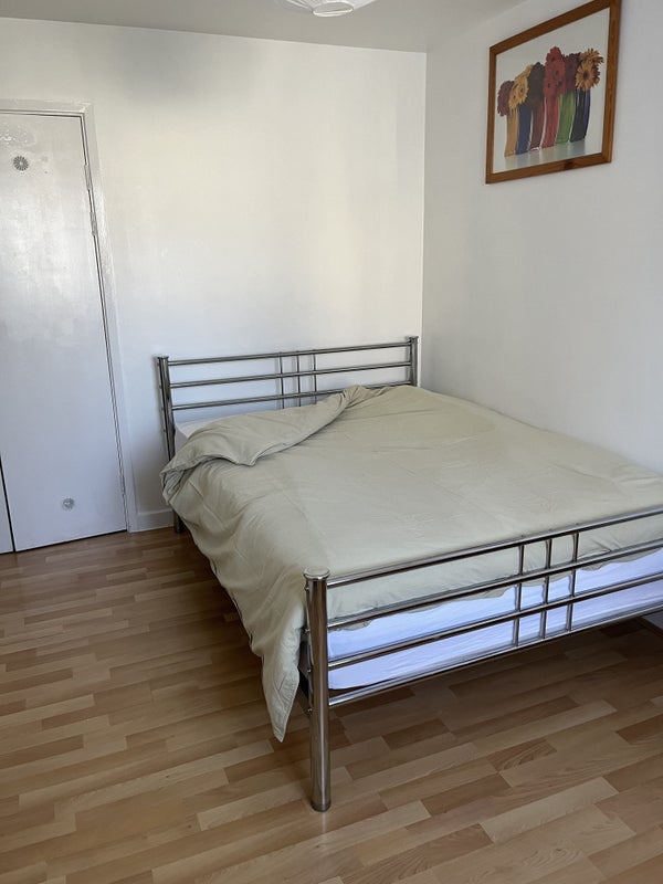 Room Stafford Road in Greater London