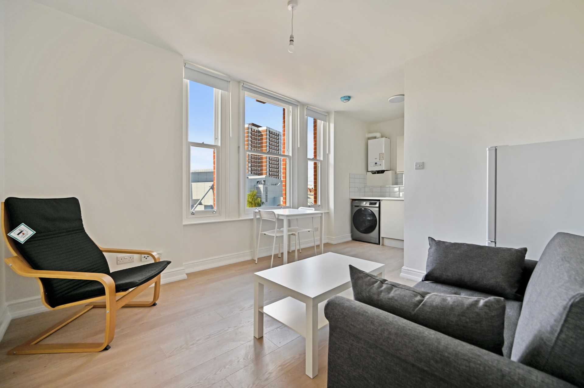 Flat Richmond Way in Greater London