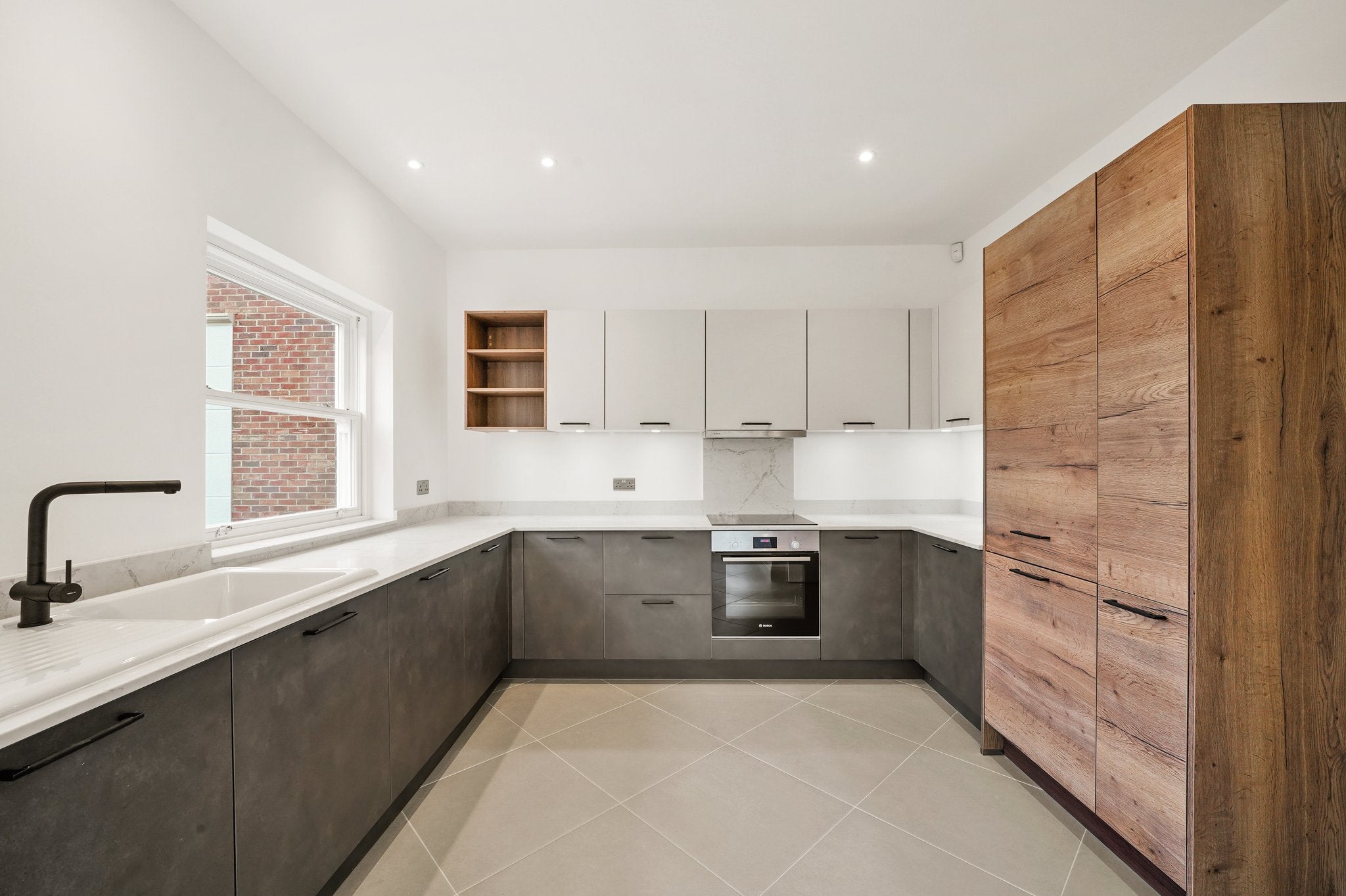 Flat Riefield Road in Greater London