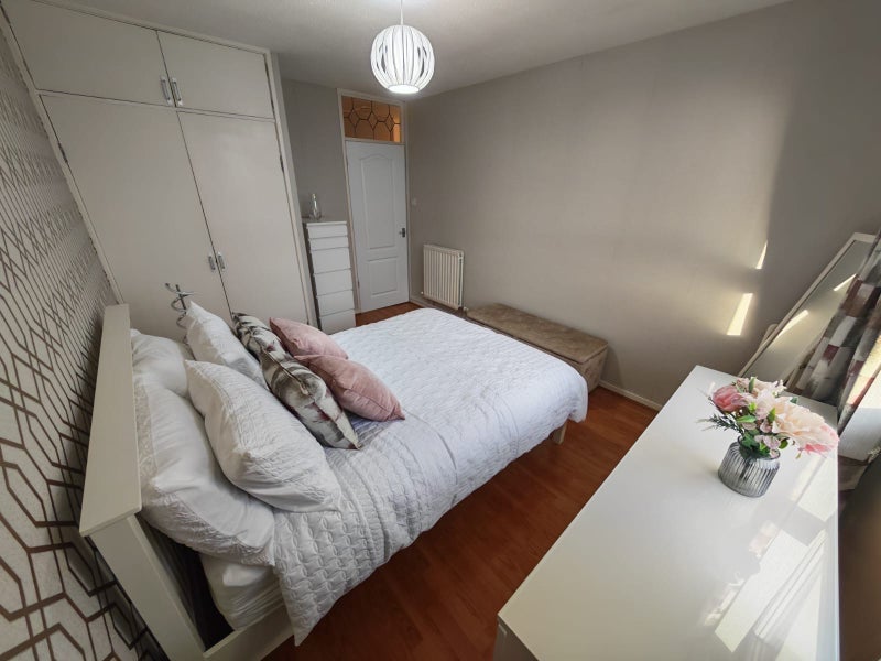 Room Dundasvale Court in Glasgow