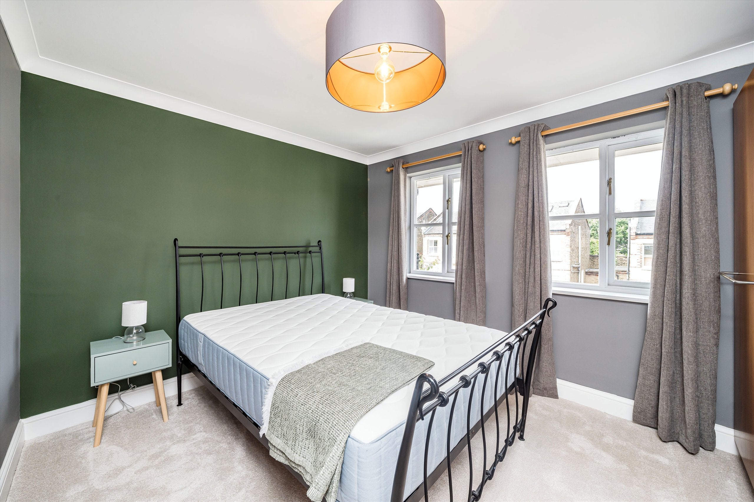 Flat Sycamore Mews in Greater London