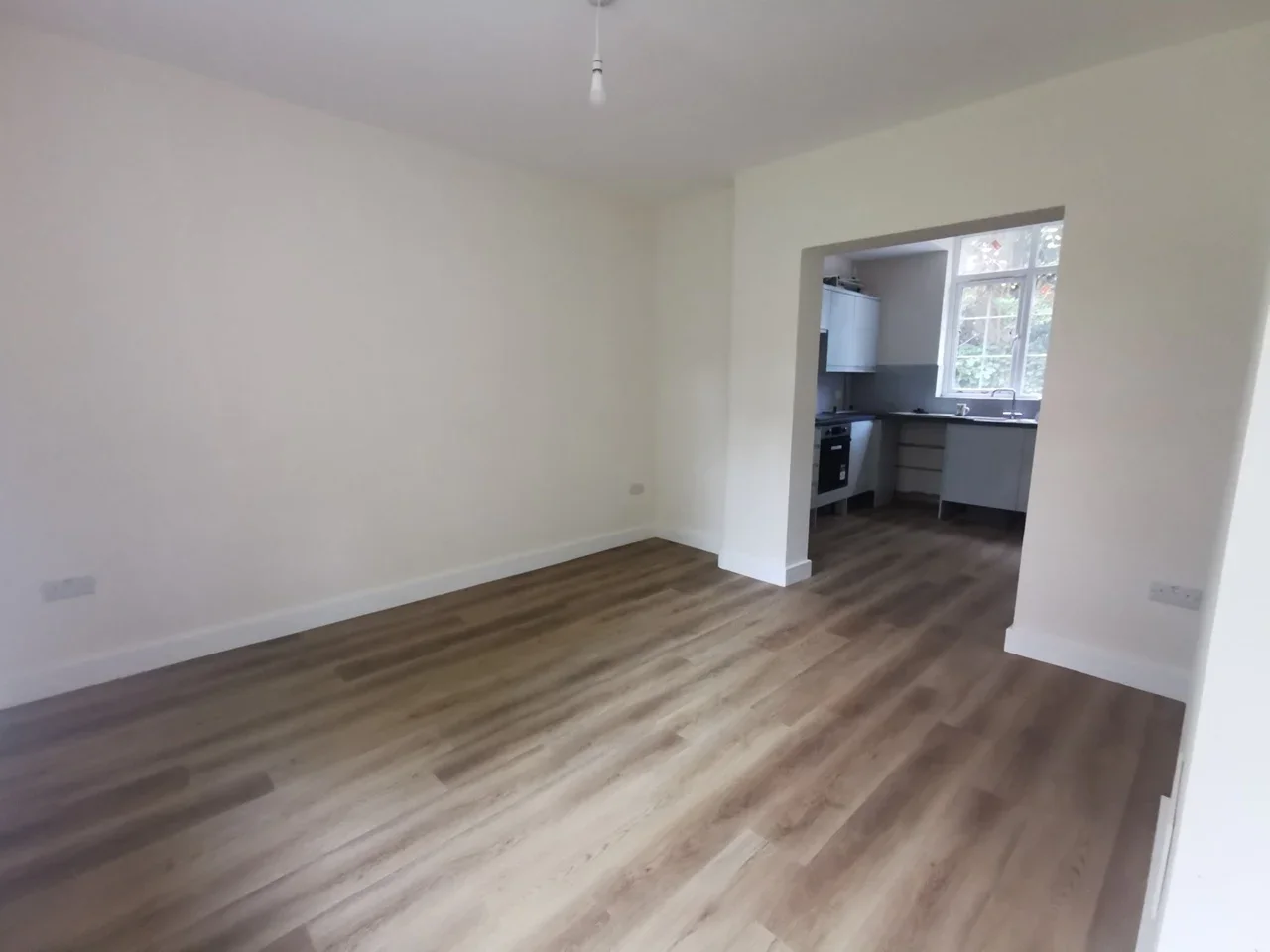 Flat Rookery Lane in Greater London