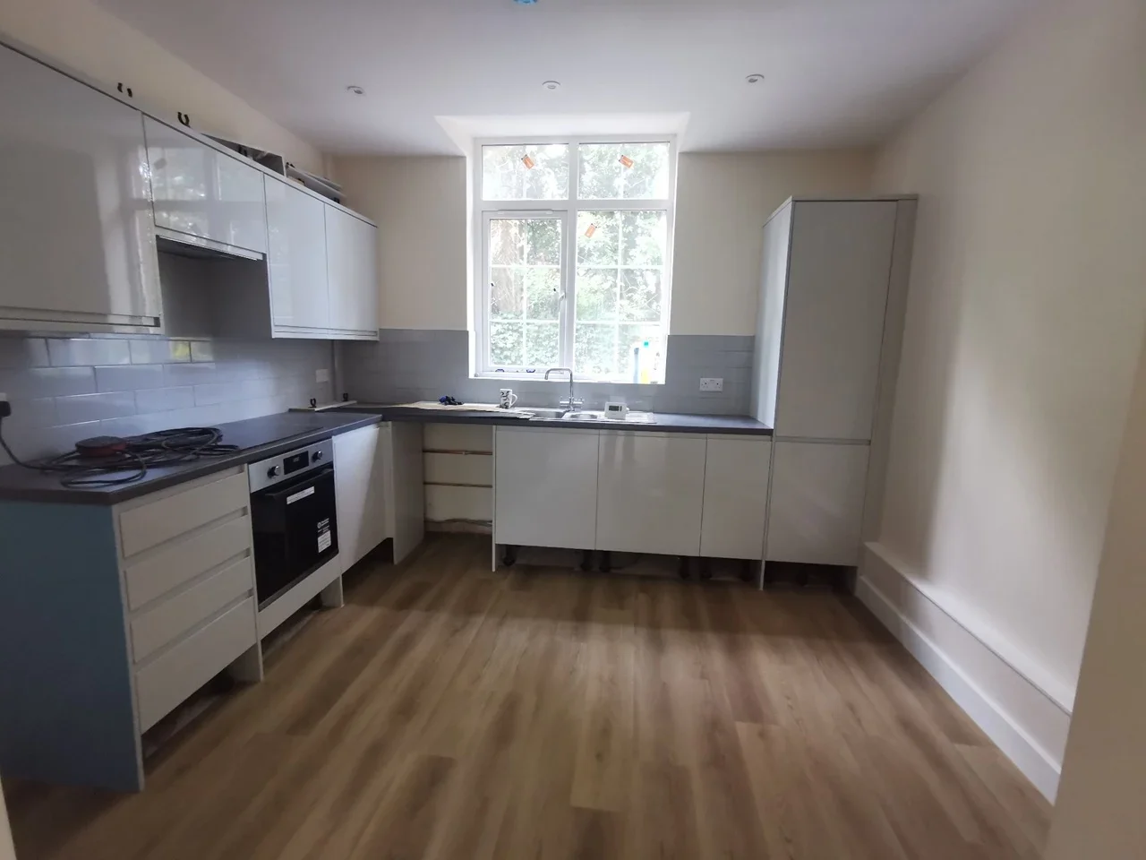 Flat Rookery Lane in Greater London