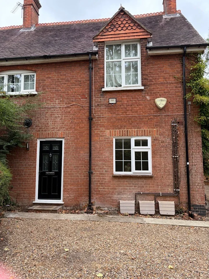 Flat Rookery Lane in Greater London