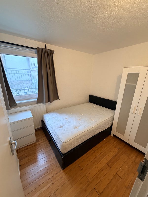 Room British Street in Greater London