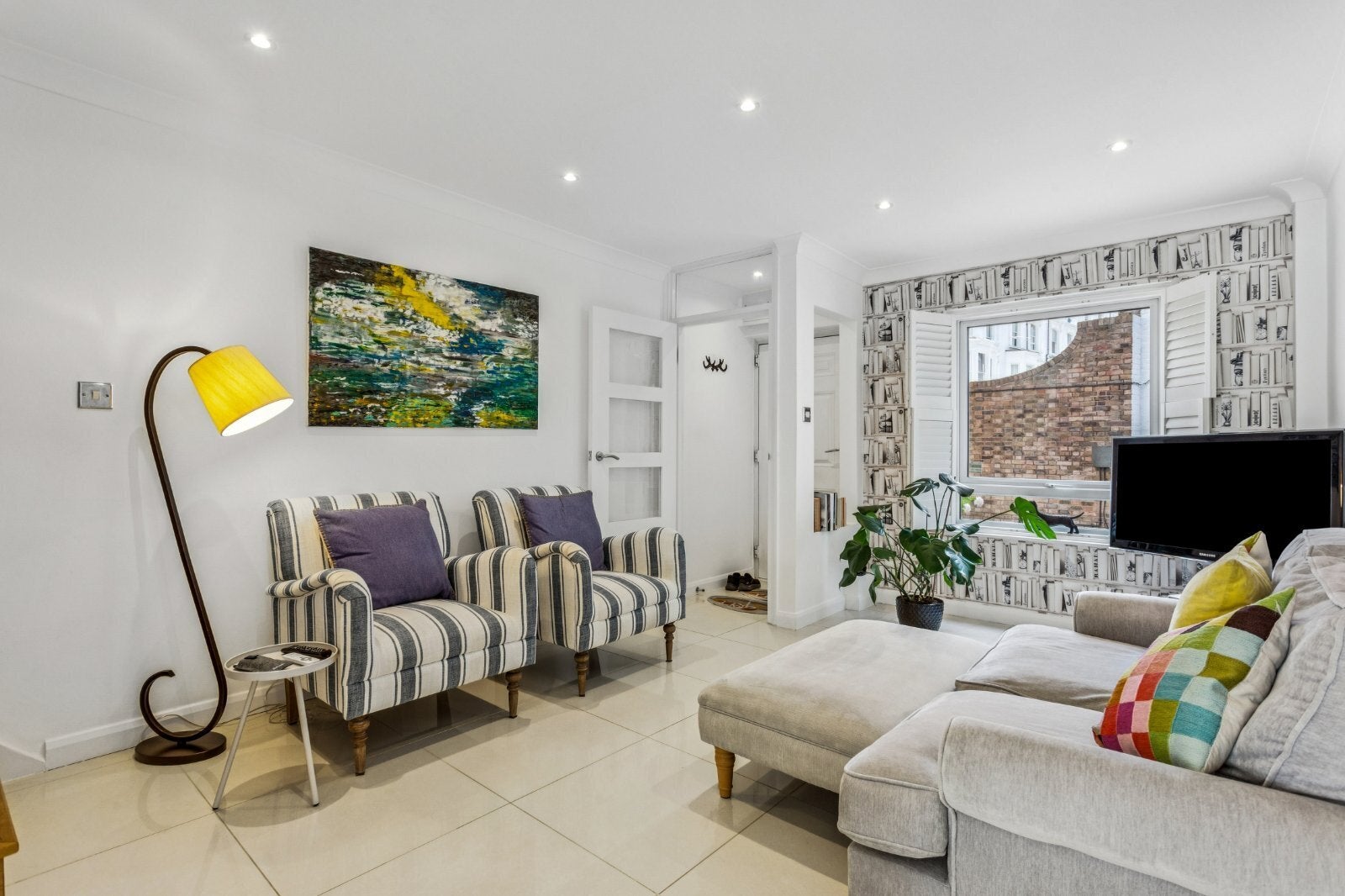 House Burdett Mews in City of Westminster
