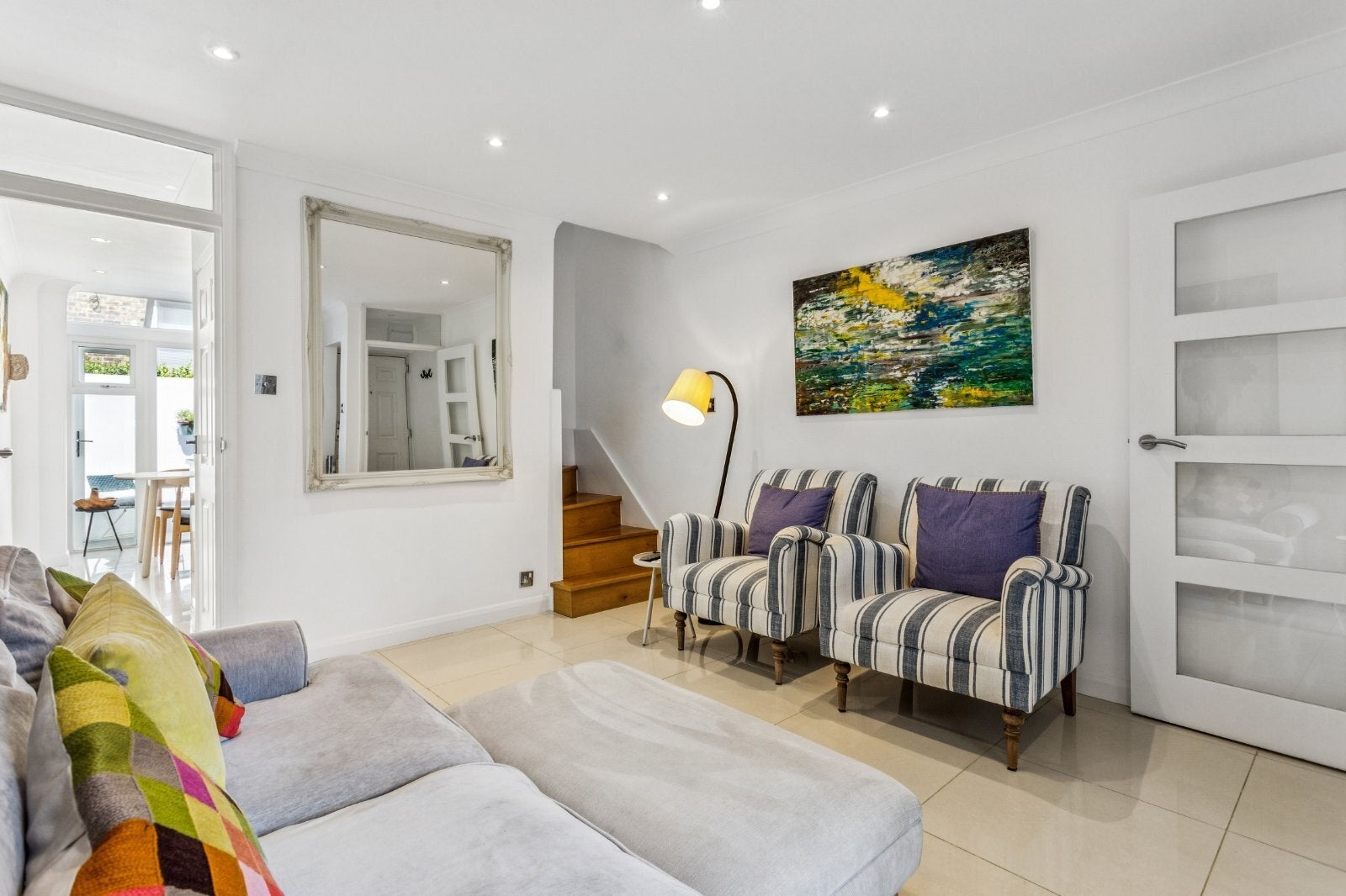 House Burdett Mews in City of Westminster