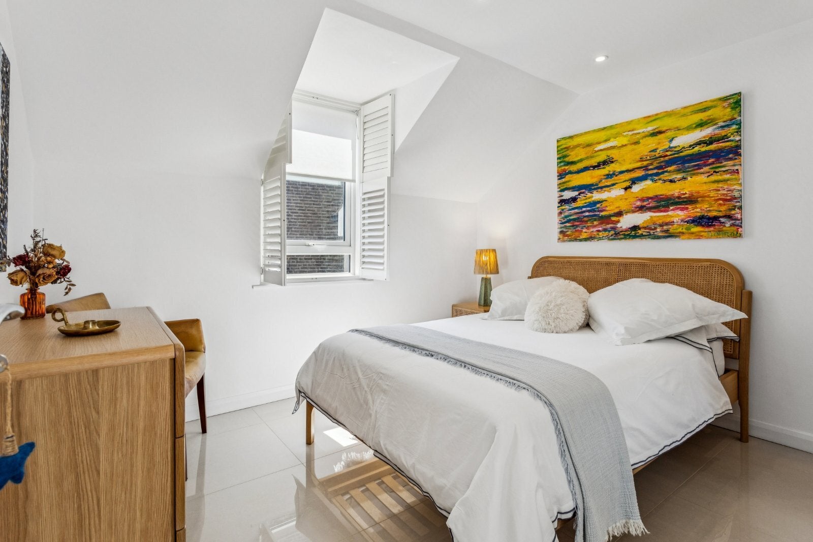 House Burdett Mews in City of Westminster