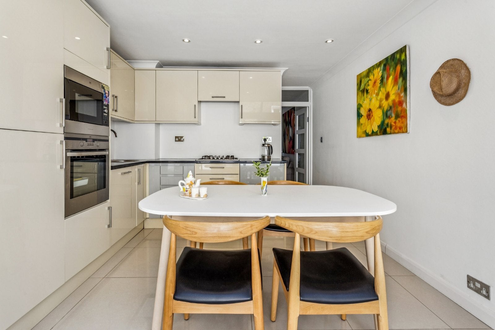 House Burdett Mews in City of Westminster