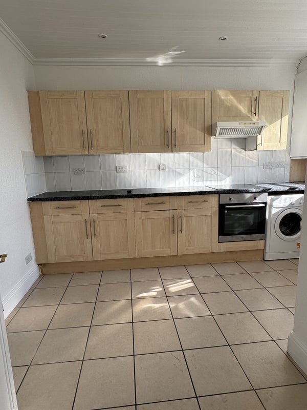 Room Bensham Lane in Greater London