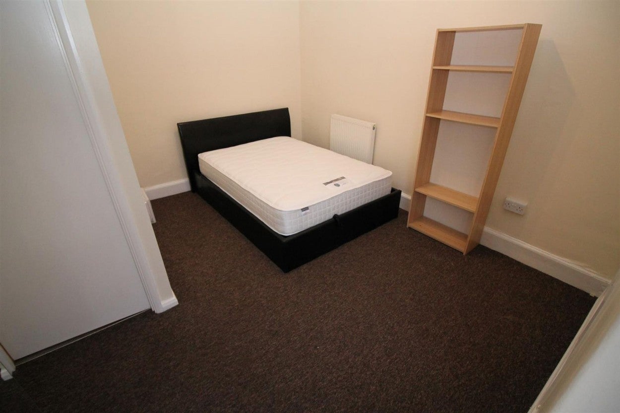 Room Henderson Road in Bristol