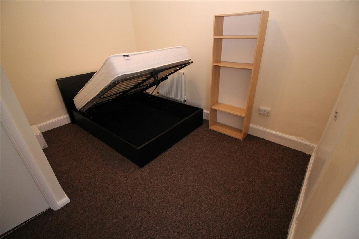 Room Henderson Road in Bristol