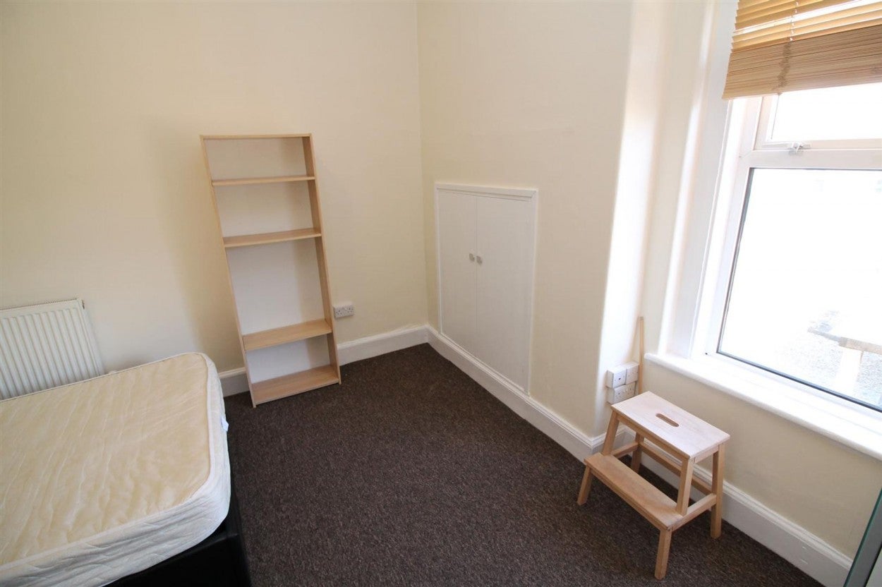 Room Henderson Road in Bristol