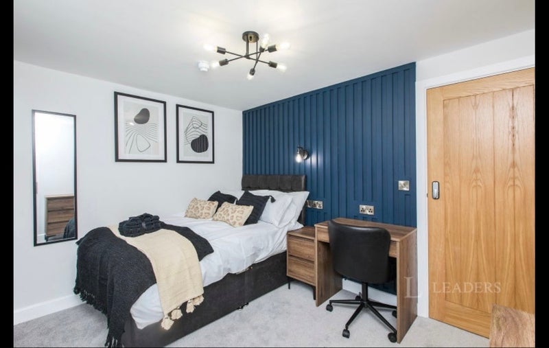 Room Dunstan Street in Gedling