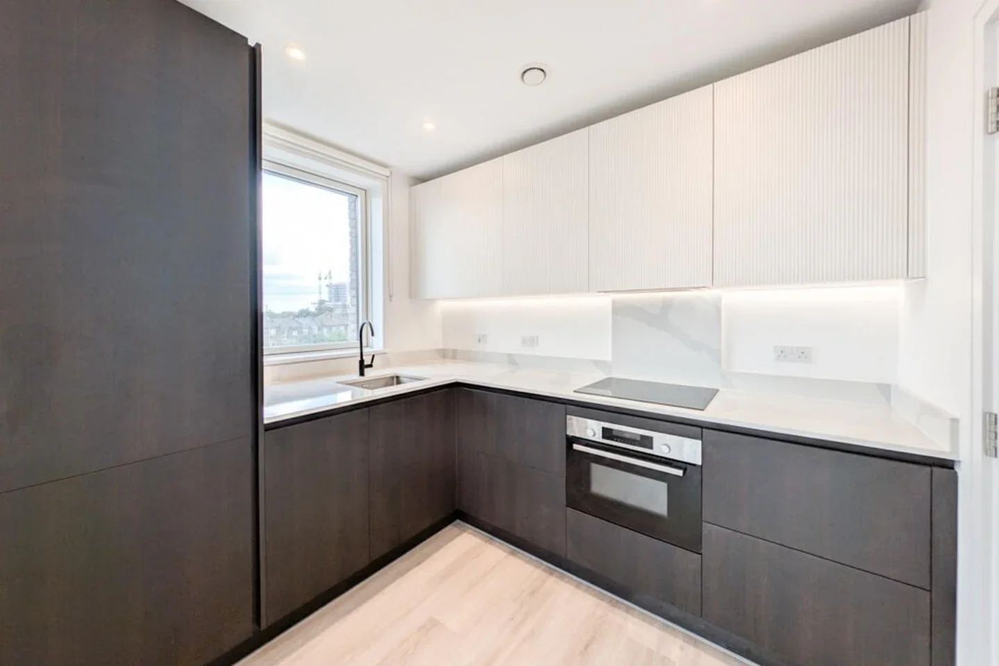 Flat Friary Road in Greater London