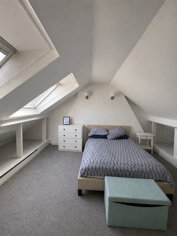 Room Fircroft Road in Greater London