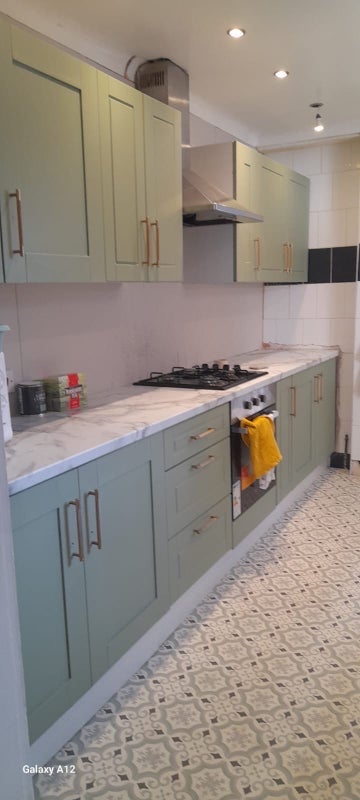 Room Haselbury Road in Greater London