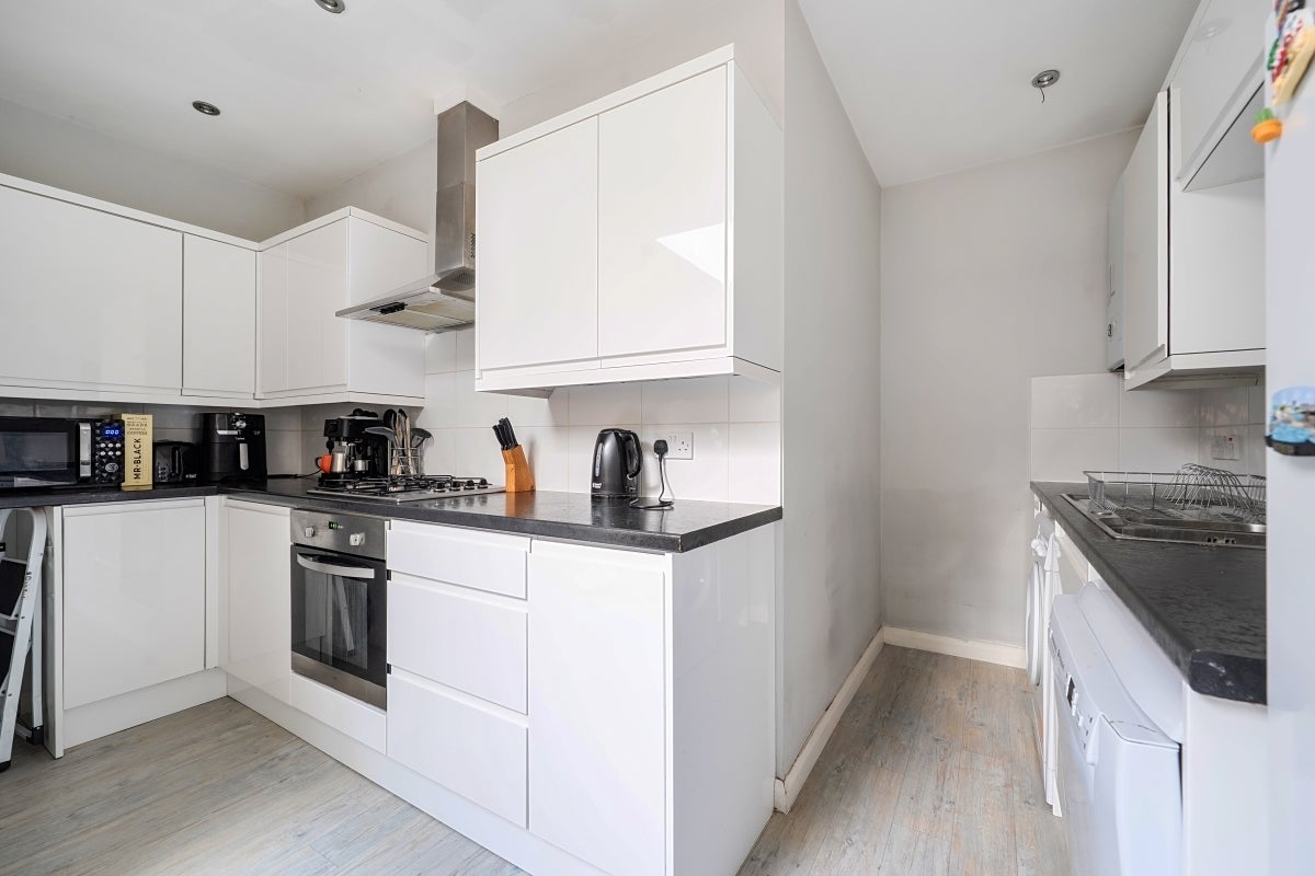 Flat Upton Road in Watford