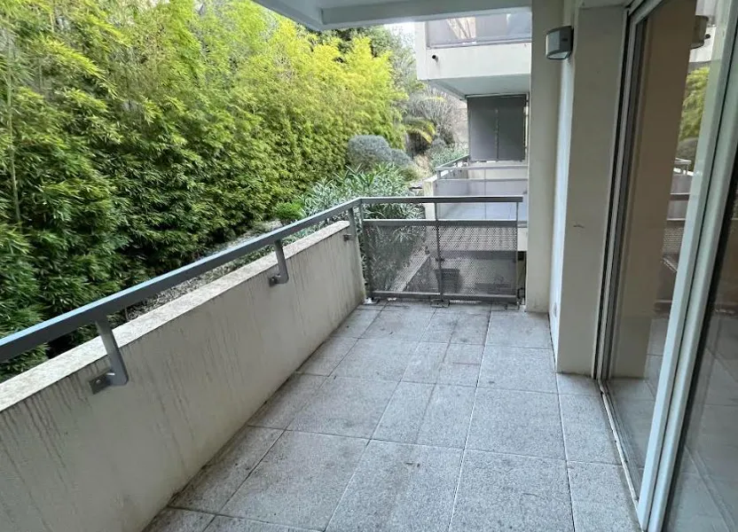 Appartement Rue Vincent Faïta à Nîmes