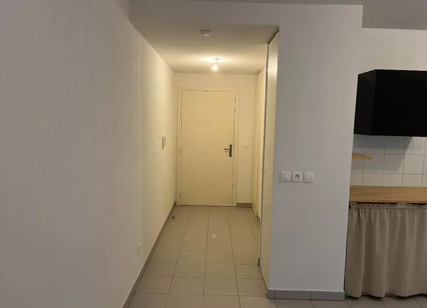 Appartement Rue Vincent Faïta à Nîmes