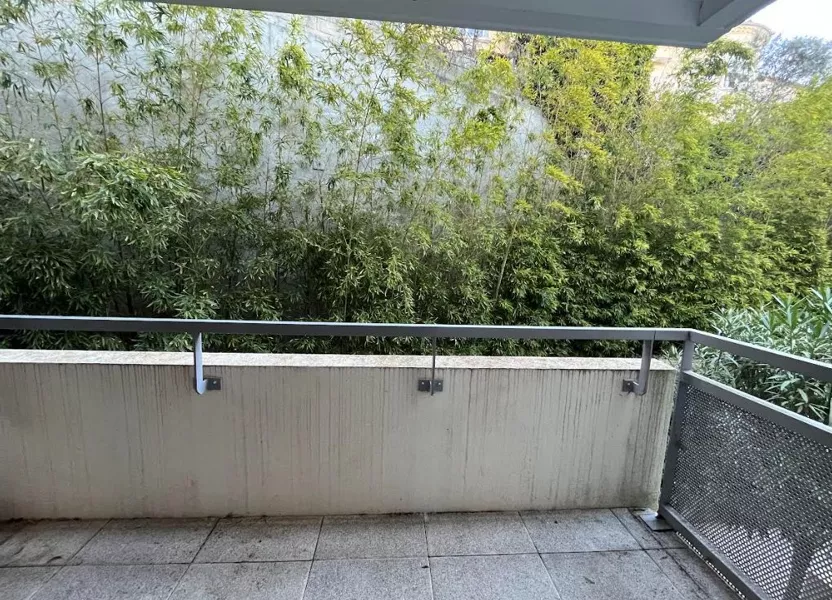 Appartement Rue Vincent Faïta à Nîmes