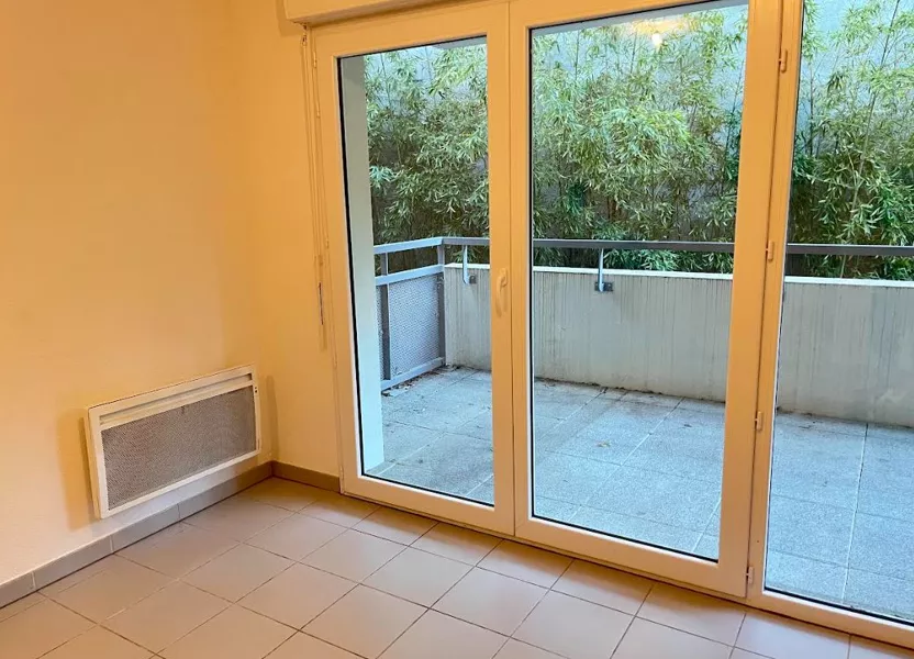 Appartement Rue Vincent Faïta à Nîmes