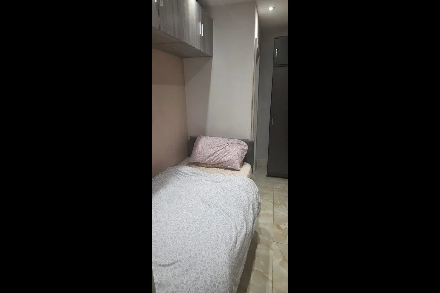 Room Pinner Road in Greater London