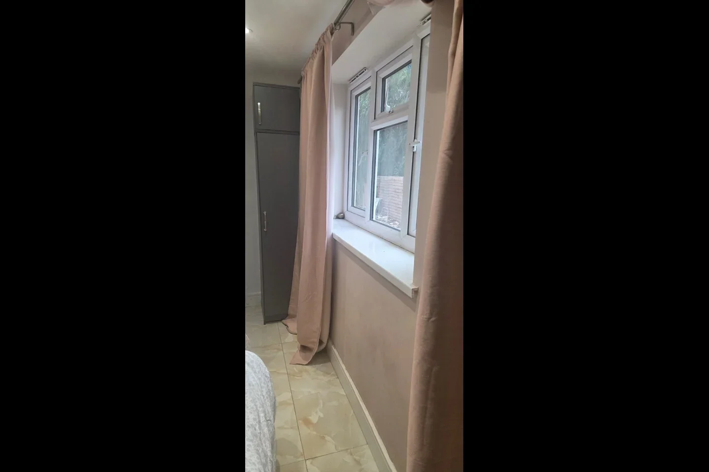 Room Pinner Road in Greater London