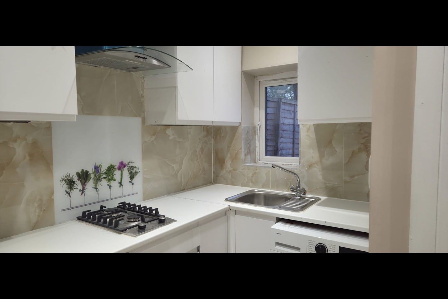 Room Pinner Road in Greater London